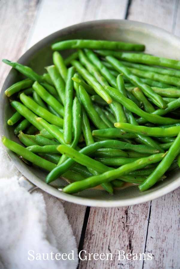 green beans in a skillet