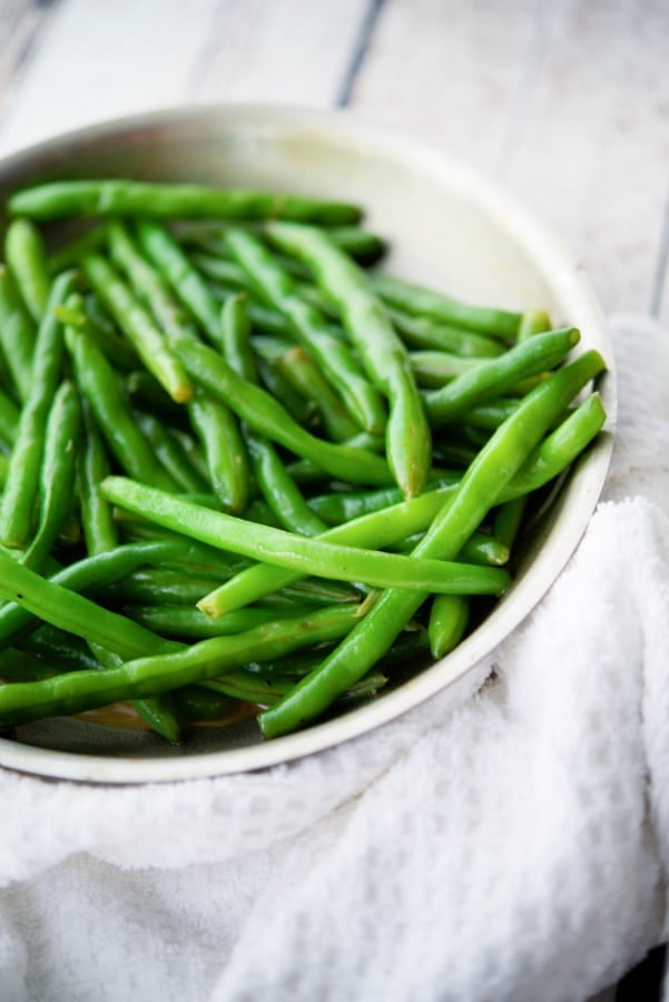 green beans in a skillet