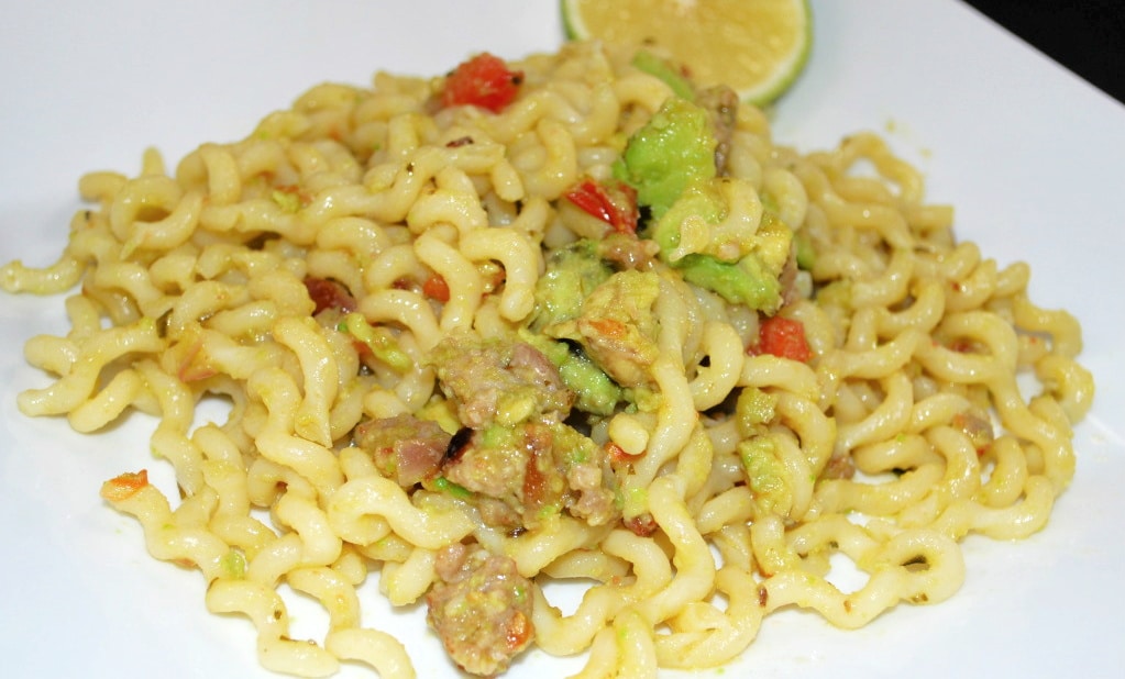 Pasta with avocado guacamole sauce