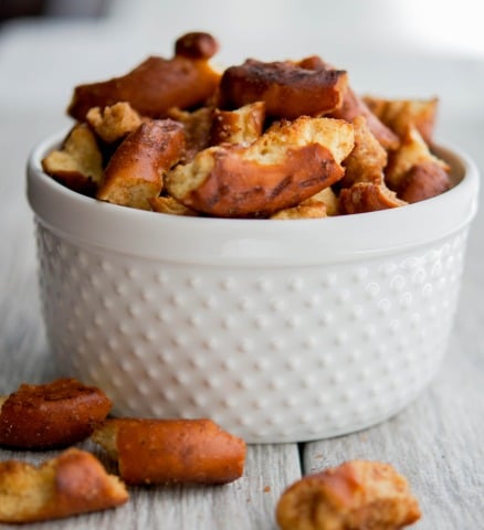 pumpkin spice pretzels