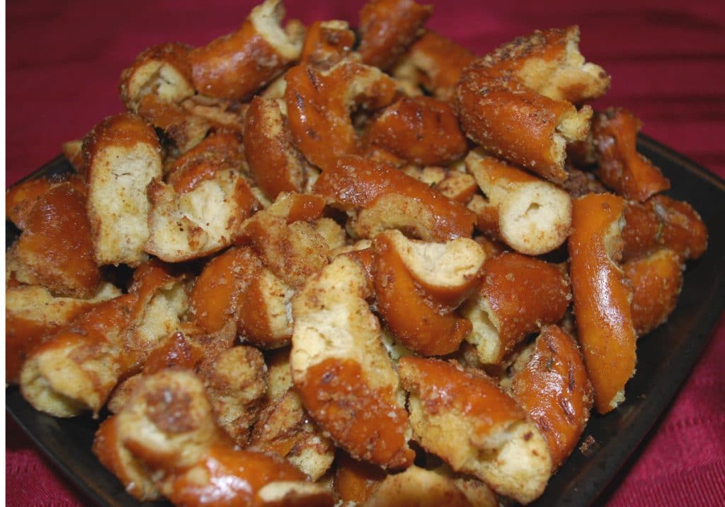 Rosemary and Lemon Seasoned Pretzels in a bowl