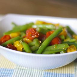 Roasted Grape Tomato and Green Bean Salad tossed with red and green tomatoes, leeks and garlic in a light Lemon Basil Vinaigrette