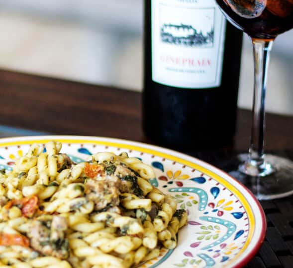 Gemelli pasta tossed with sweet Italian sausage, sun dried tomatoes, creamed spinach, garlic and white wine. 