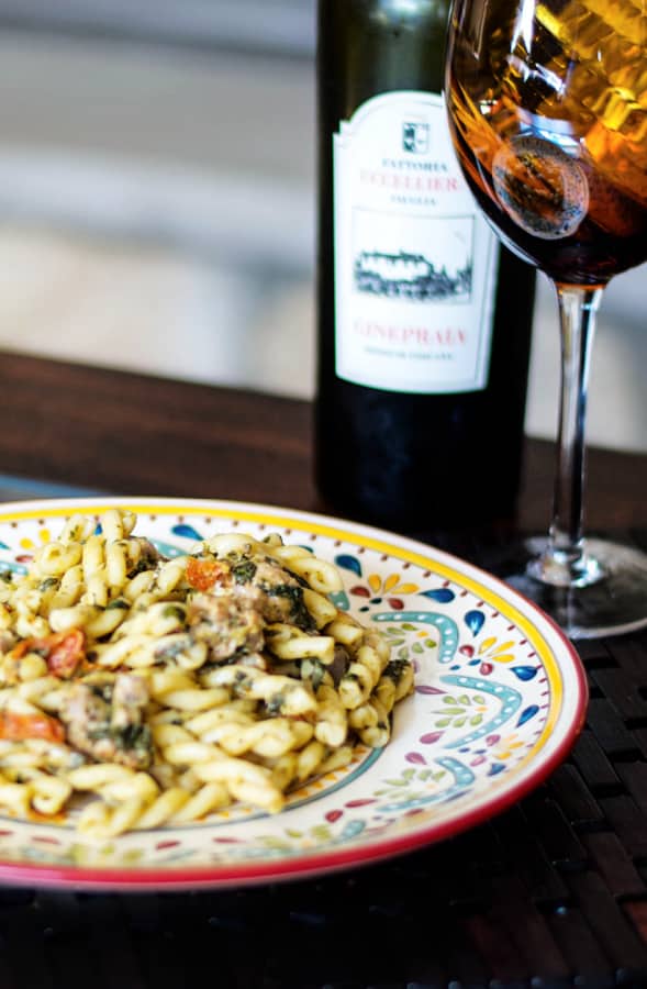 Gemelli pasta tossed with sweet Italian sausage, sun dried tomatoes, creamed spinach, garlic and white wine. 