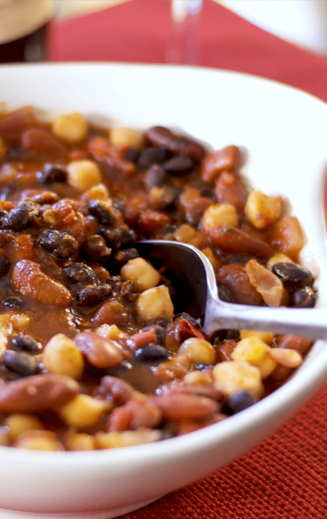 Roasted fennel combined with three types of beans in a tomato based sauce is filled with flavor. A tasty vegetarian option for lunch or dinner!