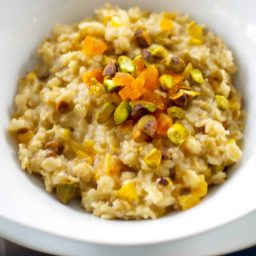 Apricot and Pistachio Oatmeal
