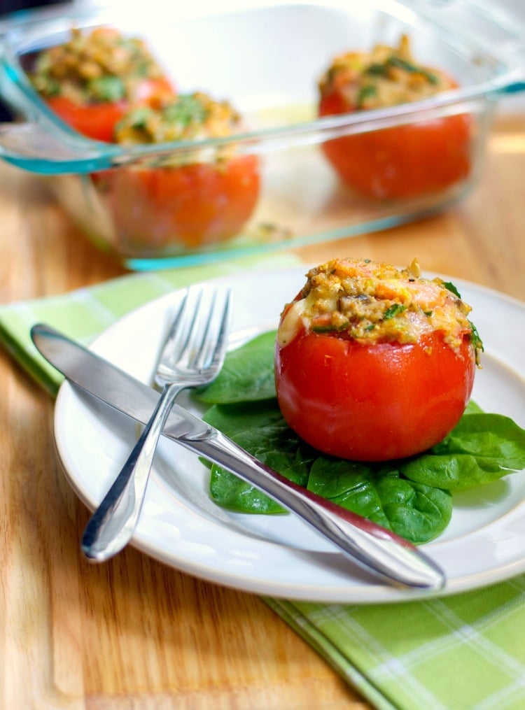 Vine ripened tomatoes stuffed with fresh spinach, mushrooms and Brie cheese. 