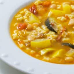 A plate of food, with Soup and Minestrone