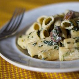 Rigatoni with Portobello Mushrooms & Spinach