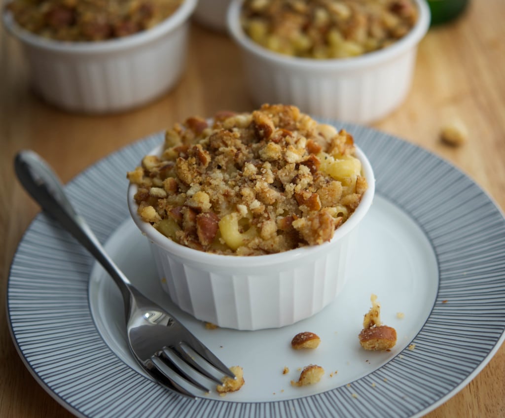 A creamy, grown up twist to classic mac n' cheese using cheddar, ale and a sourdough pretzel buttery crumb topping.