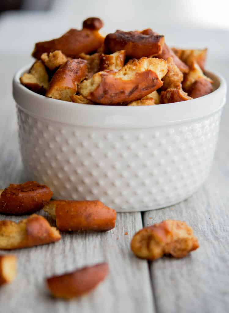 All you need are four simple ingredients and 15 minutes to make these Pumpkin Spice Pretzels. They're the perfect Fall snack!