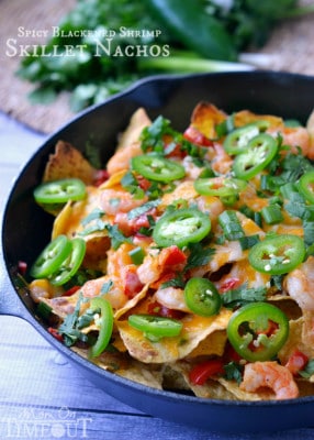 A bowl of food, with Seafood and Nachos