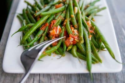 Green Beans with Tomato and Garlic (Olive Garden Copycat) closeup