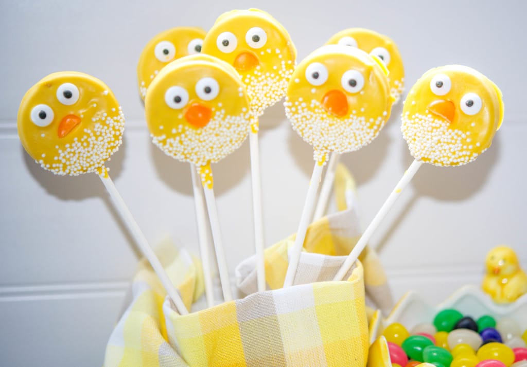 Easter Chick Oreo Pops-closeup