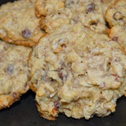 Oatmeal Pecan Chocolate Chip Cookie