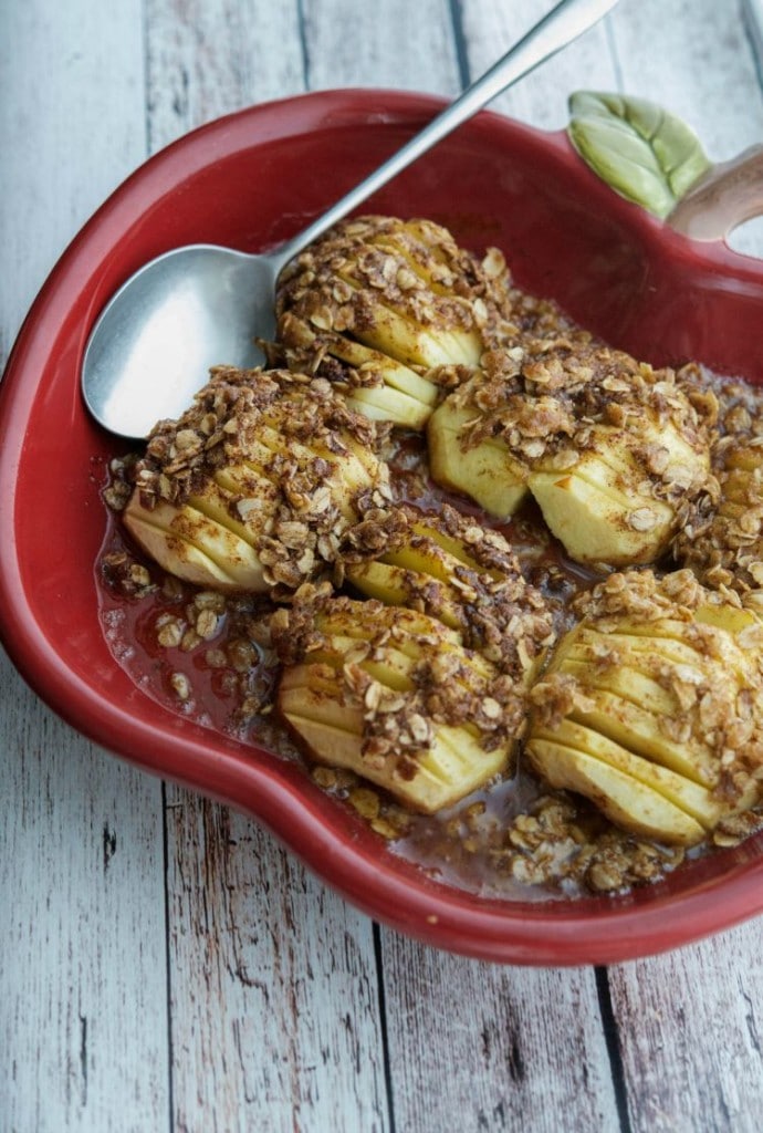 Hasselback Baked Apples These apples topped with brown sugar, cinnamon, oats and melted butter make the perfect Fall snack. 