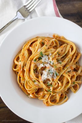 Roasted-Red-Pepper-and-Garlic-Fettucine