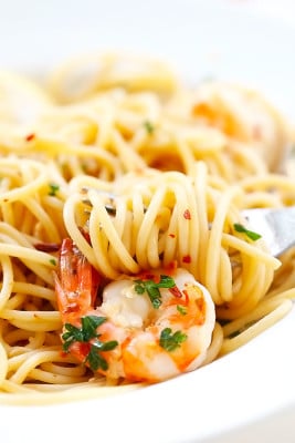 Apaghetti Aglio e Olio - Rasa Malaysia http://rasamalaysia.com/spaghetti-aglio-e-olio-with-shrimp/
