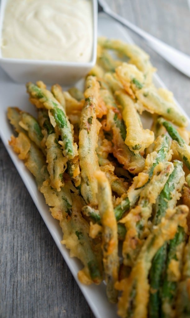 Green Bean Crispers with Lemon Garlic Aioli (Applebee's Copycat)