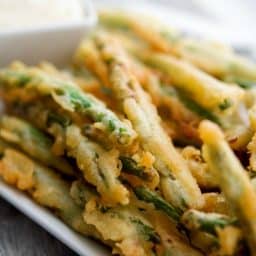 Green Bean Crispers with Lemon Garlic Aioli (Applebee's Copycat)