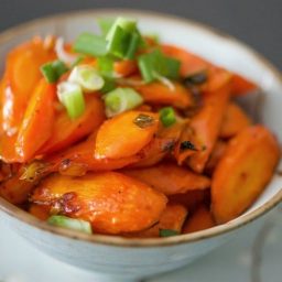 Sweet & Sour Roasted Carrots