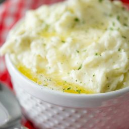 Creamy Garlic & Herb Mashed Potatoes