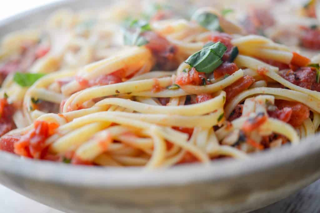 Linguine Positano closeup in bowl