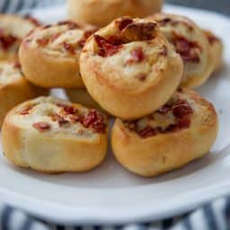 Sun Dried Tomato Appetizer Puffs