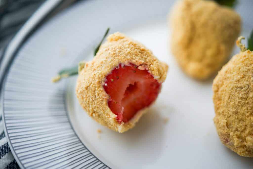 Cheesecake Coated Strawberries