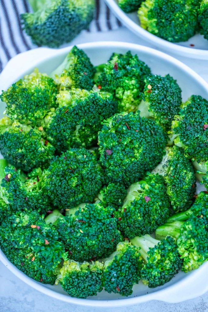 A plate of food with broccoli, with Calorie and Steamed broccoli