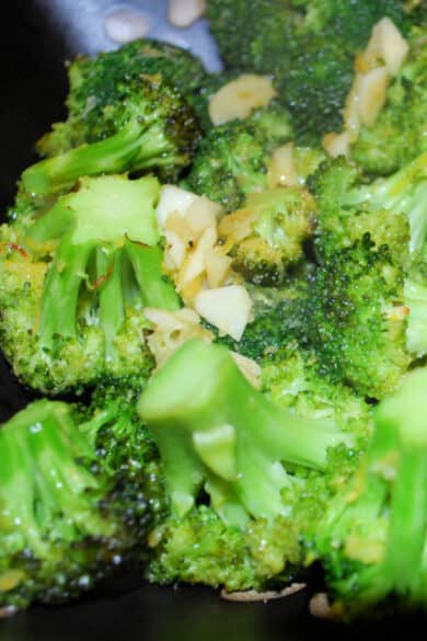 Fresh broccoli tossed with garlic, lemon zest, Extra Virgin Olive Oil, Kosher salt and black pepper; then roasted until tender. 