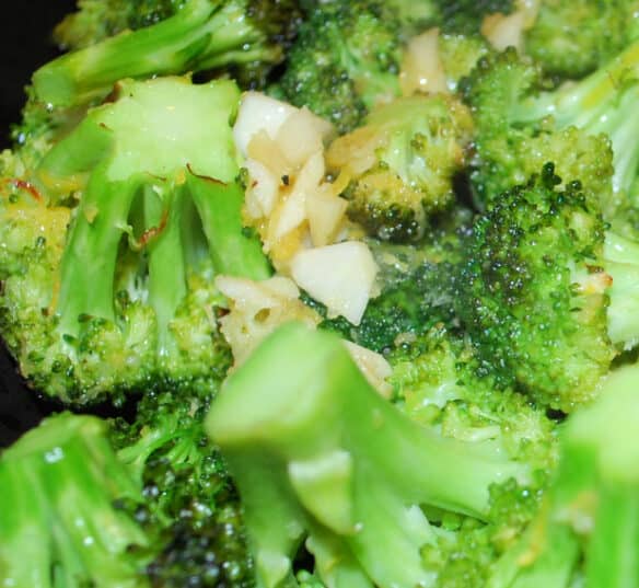 Fresh broccoli tossed with garlic, lemon zest, Extra Virgin Olive Oil, Kosher salt and black pepper; then roasted until tender. 