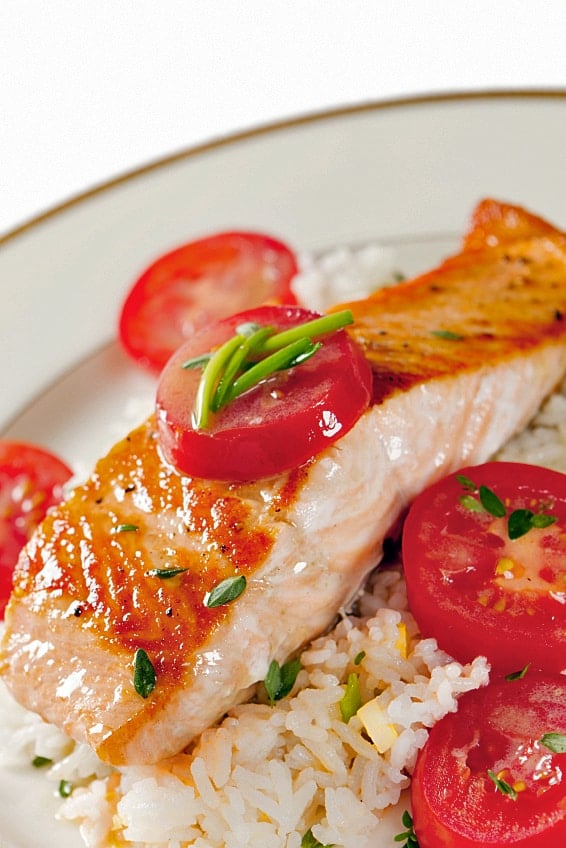 salmon with tomatoes