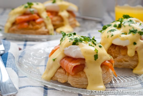 smoked salmon eggs benedict