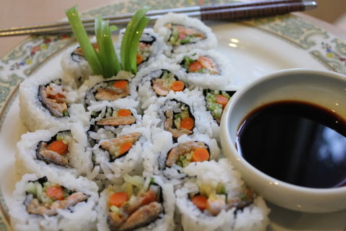 salmon sushi rolls