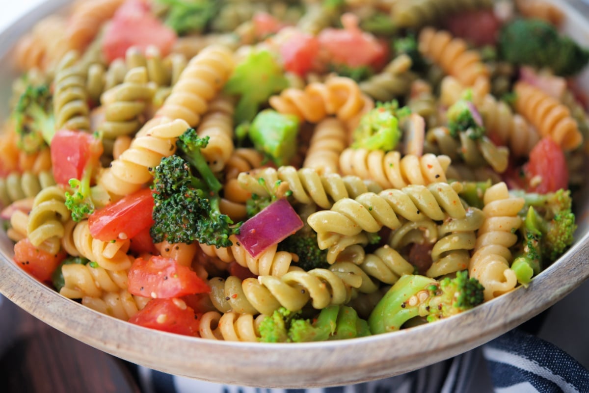 Easy Linguine Salad using Salad Supreme - great for summer parties!