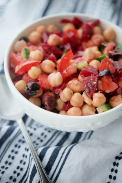 mediterranean chickpea salad with beets