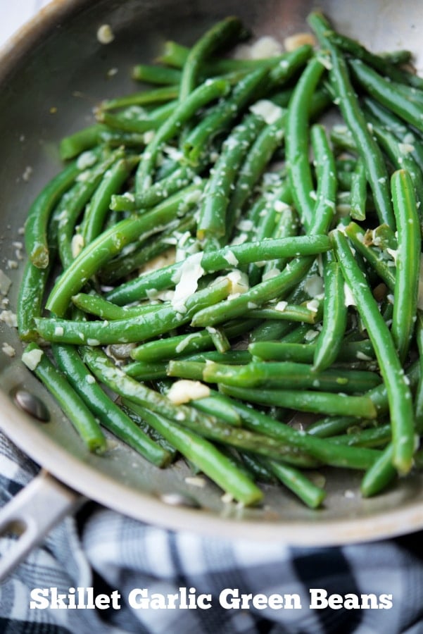 a skillet with cooked green beans