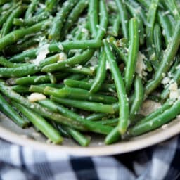 green beans in a skillet